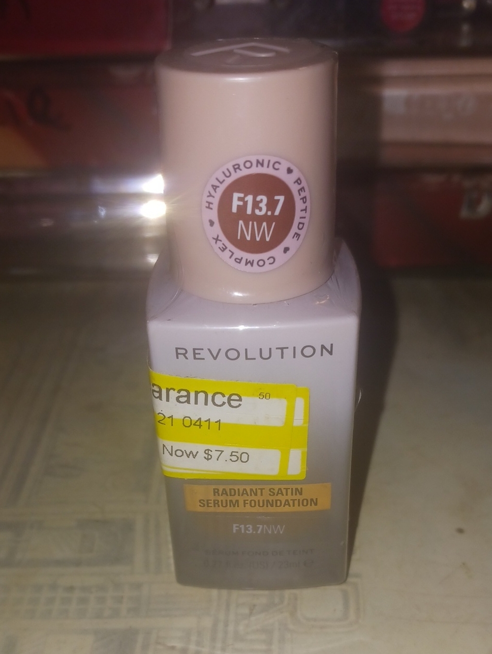 Revolution Radiant Satin Serum Foundation F13.7 NW Light Beige